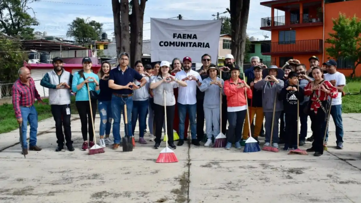 Vecinos y Ayuntamiento de Zacatlán dignifican la Unidad Habitacional de El Moral con faena comunitaria