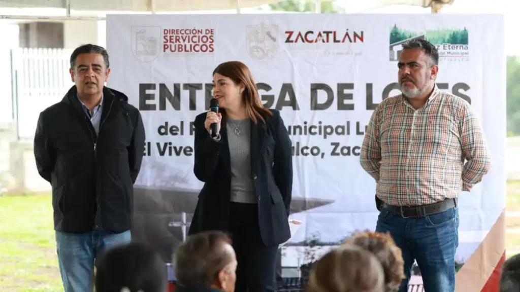 Ayuntamiento de Zacatlán da vida al nuevo panteón Luz Eterna; entrega primeros lotes