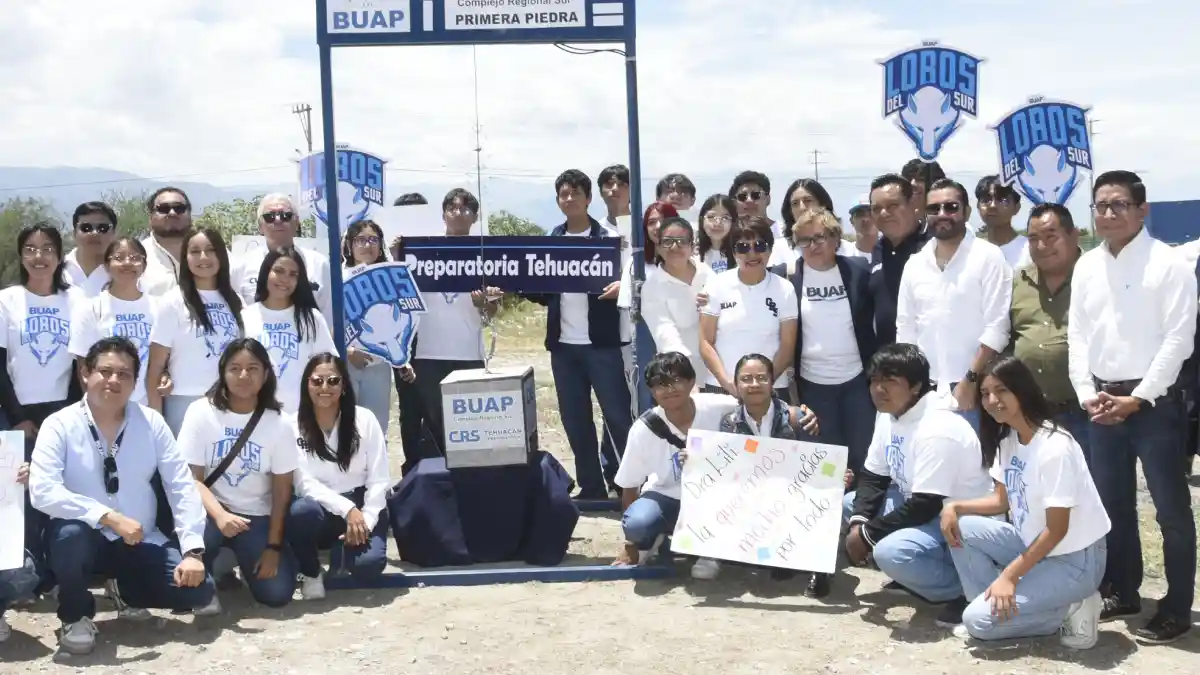 Coloca Rectora Lilia Cedillo primera piedra de edificio para preparatoria en Tehuacán
