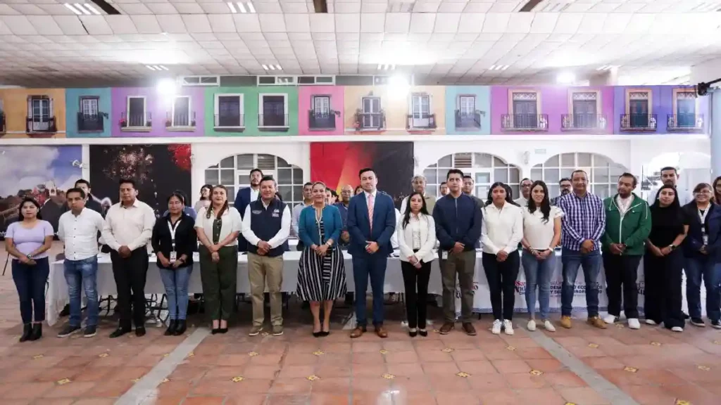 Fortalece Lupita Cuautle la atención ciudadana con capacitación en trámites