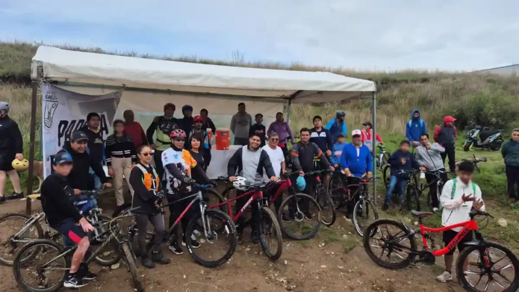 Participa Omar Muñoz en rodada ciclista con motivo del “Día del Padre”