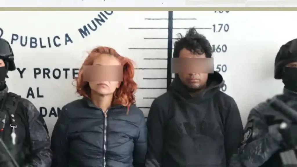 Policía de San Pedro Cholula detiene a dos probables narcomenudistas en Santiago Mixquitla
