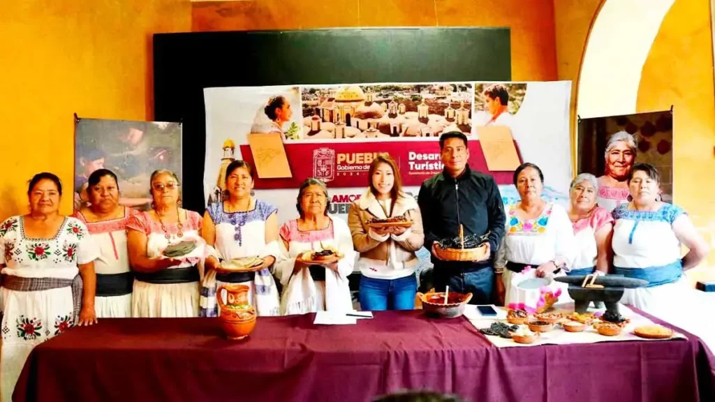 Sabor y tradición estarán presentes en Calpan con la Feria del Mole 2025