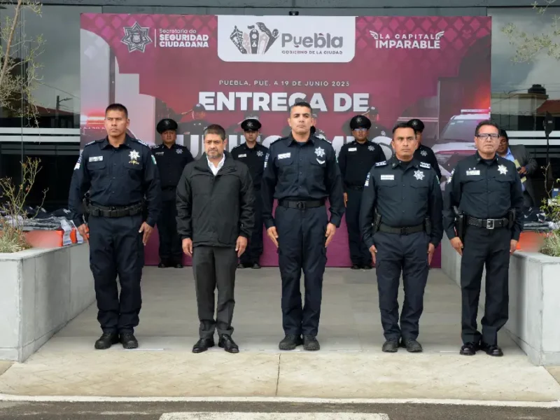 Entrega SSC uniformes a elementos operativos de la Policía de la Ciudad