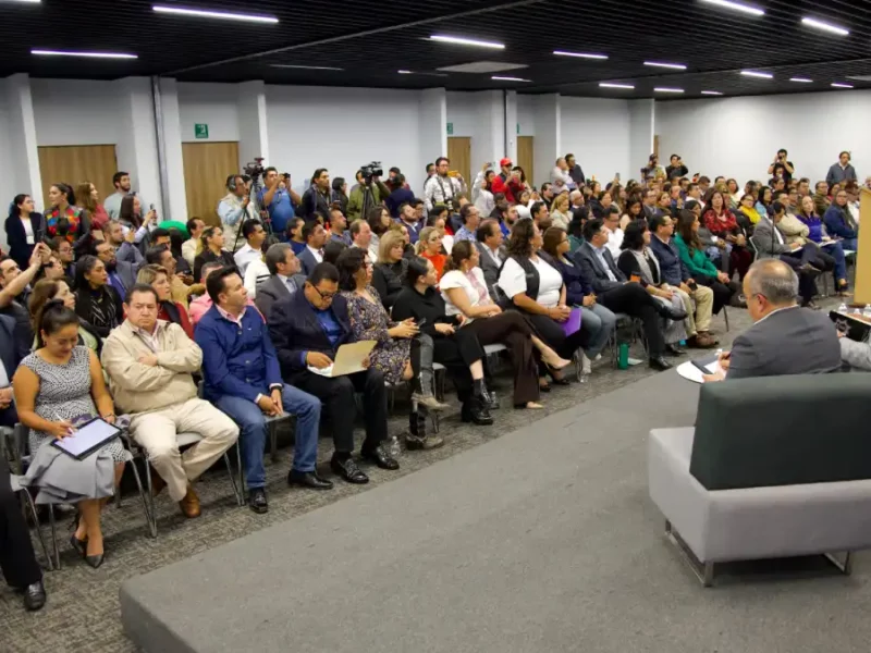 Necesario tipificar ciberasedio para garantizar seguridad y justicia: panelistas en Foro de Divulgación