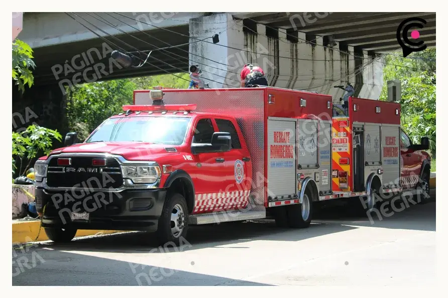 Hombre muere tras volcar y quedar prensado en San Andrés Cholula, Puebla