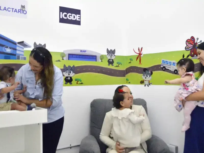 La BUAP promueve el derecho a la lactancia materna