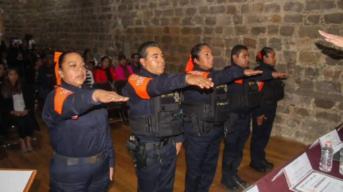 Zacatlán instala la UDAIM; policías toman protesta para atender a mujeres víctimas de violencia