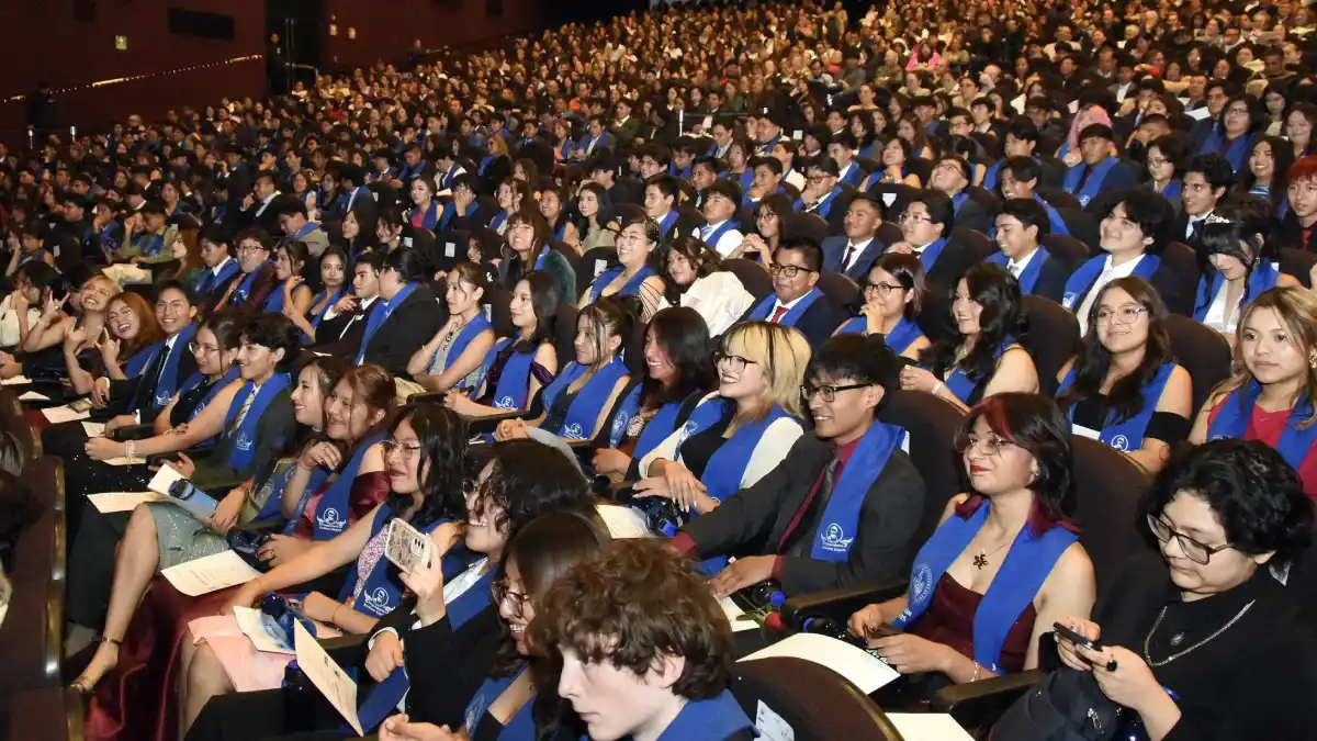 Se gradúan 456 jóvenes de la Preparatoria Emiliano Zapata y de su extensión en SMT