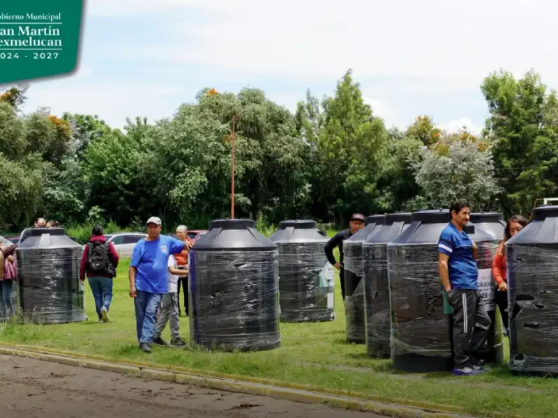 El presidente municipal Juan Manuel Alonso entrega más de 550 tinacos a familias Texmeluquenses como parte del programa "Cadena de Vivienda 2025"