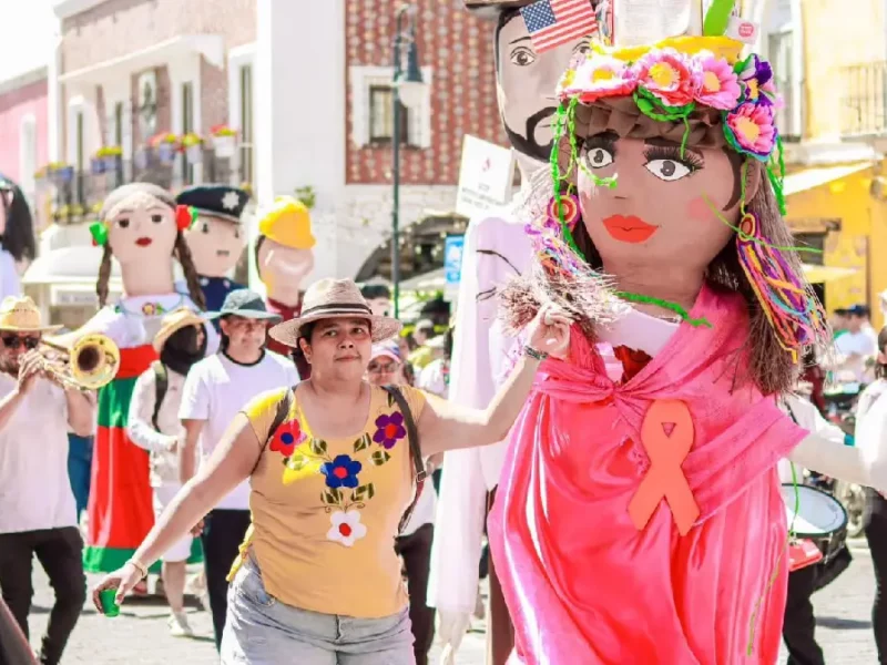 Ariadna Ayala presidenta municipal convoca al desfile de mojigangas 2025 en Atlixco