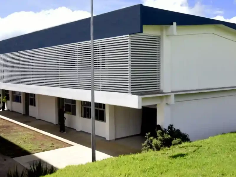 Nuevo edificio para nivel medio superior en el Complejo Regional Norte