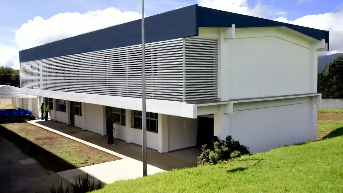 Nuevo edificio para nivel medio superior en el Complejo Regional Norte