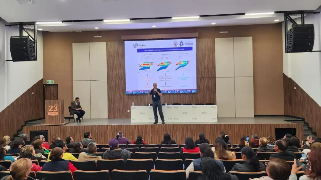Capacita Gobierno de la Ciudad a personal educativo para proteger a la población escolar durante lluvias