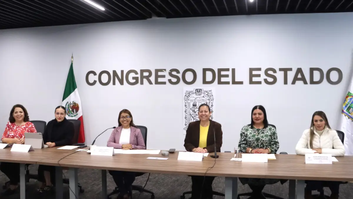 Fortalecer al magisterio poblano propone Laura Artemisa, para reconocer trayectoria