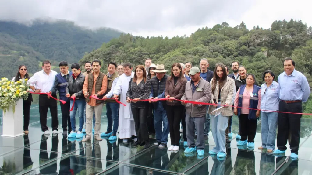 Gran día para el medio ambiente en Zacatlán: inicia reforestación 2025 y se entregó certificación de Punto Verde a las “Brizas”