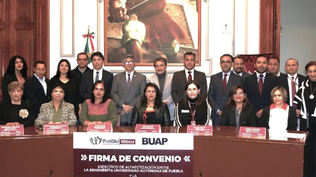 Firman Gobierno de la Ciudad y BUAP convenio para alfabetizar a poblanas y poblanos en zonas vulnerables