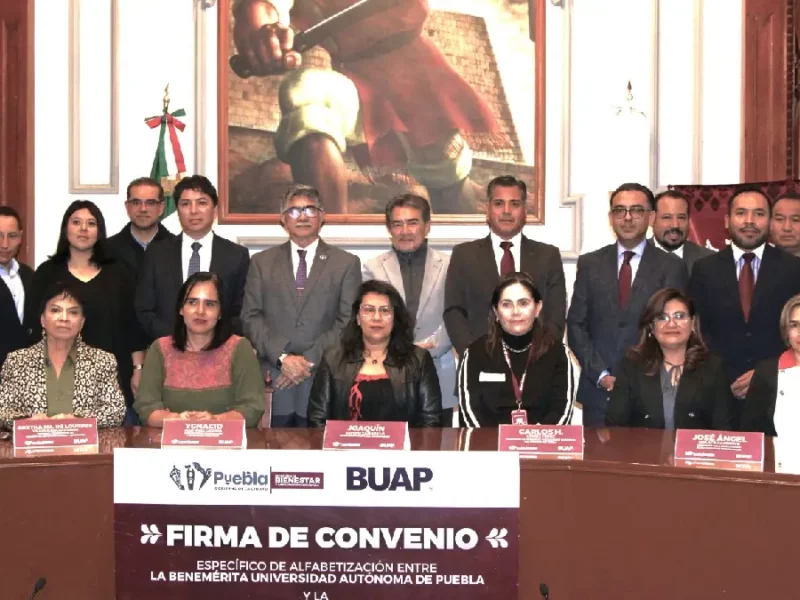 Firman Gobierno de la Ciudad y BUAP convenio para alfabetizar a poblanas y poblanos en zonas vulnerables