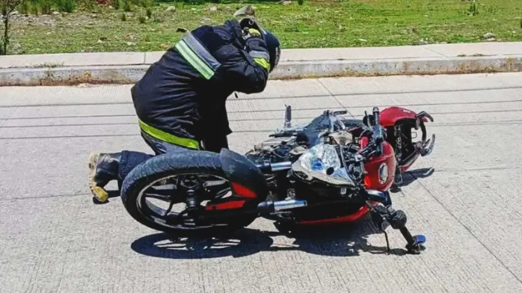 Motociclista de 15 años murió tras derrapar e impactarse contra un poste en Ciudad Serdán, Puebla