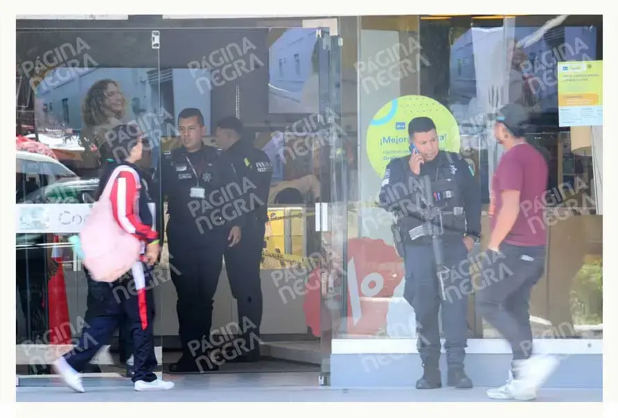 Delincuentes asaltan Coppel Margaritas y roban celulares; detienen a dos responsables y recuperan equipos