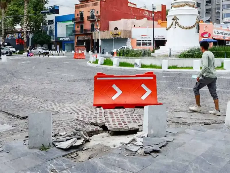 Contraloría de Puebla y empresas constructoras revisarán deficiencias en obras de la Avenida Juárez
