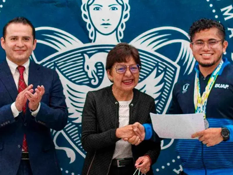Rectora de la BUAP entrega becas deportivas a medallistas de la Universiada Nacional 2025