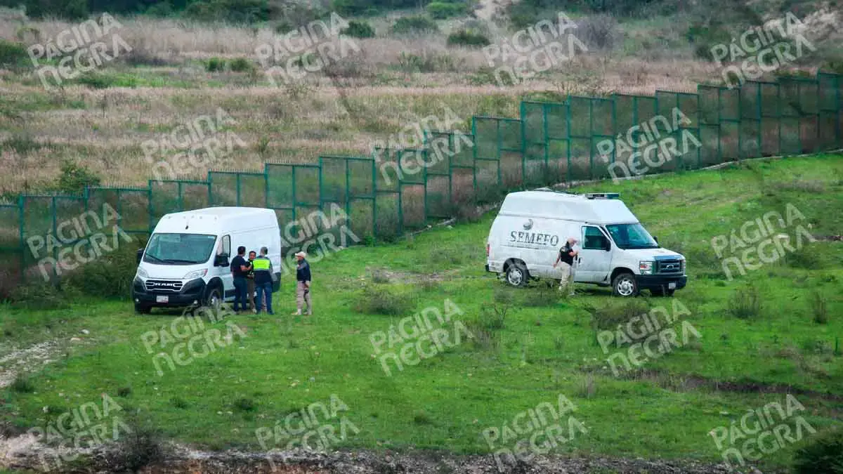 Encuentran el cuerpo de un hombre con impacto de bala en una barranca de Zacachimalpa, Puebla