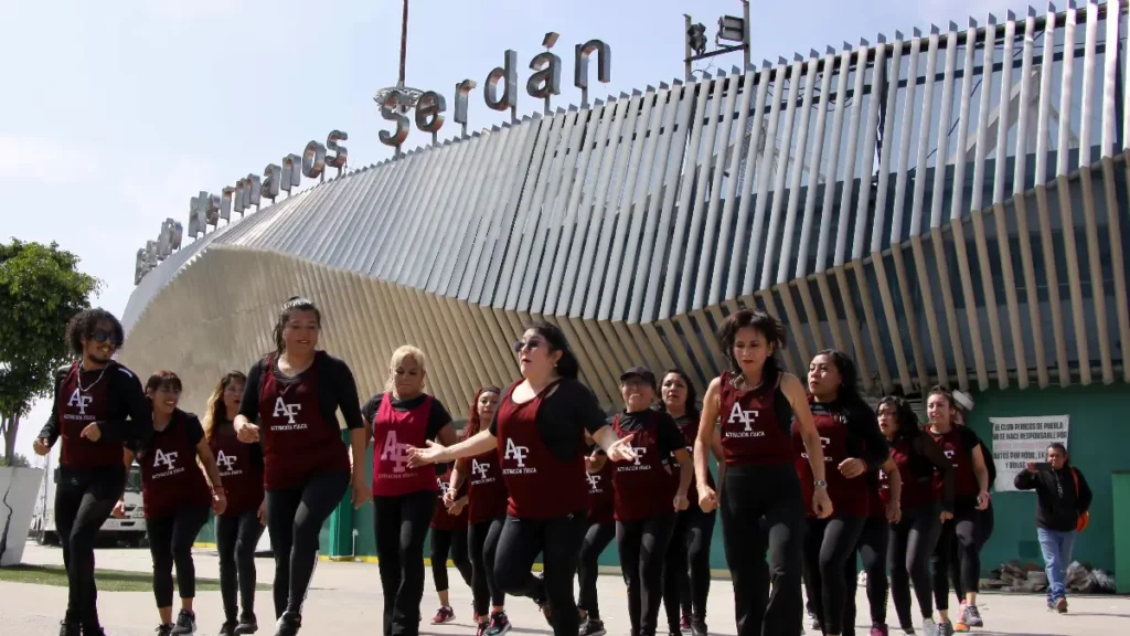 Participan activadoras físicas del IMDP en feria gratuita “Safe por la salud”
