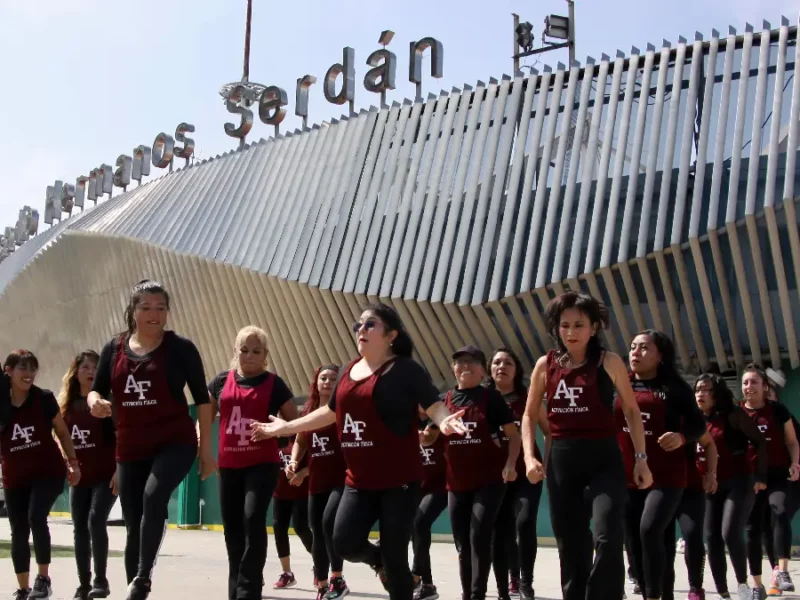 Participan activadoras físicas del IMDP en feria gratuita “Safe por la salud”