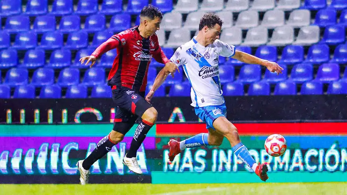 Club Puebla pierde ante Atlas en el inicio del Torneo Apertura 2025