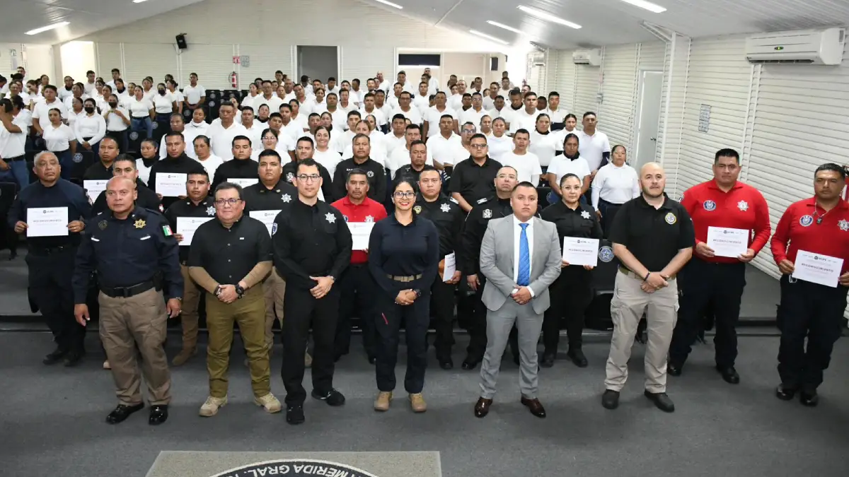 Certifica Puebla a 16 instructores caninos para reforzar la Seguridad Pública