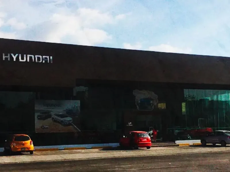 Robaron agencia Hyundai Angelópolis; delincuentes forzaron puertas, sustrajeron artículos de valor y huyeron