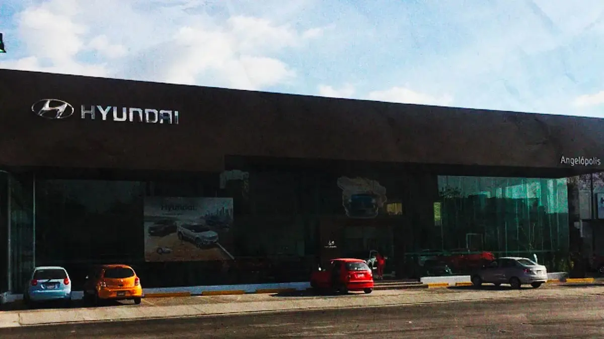 Robaron agencia Hyundai Angelópolis; delincuentes forzaron puertas, sustrajeron artículos de valor y huyeron