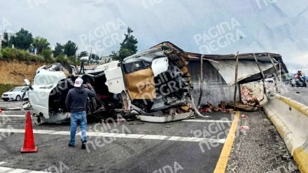 Transportista murió tras volcadura de tráiler en Tlahuapan
