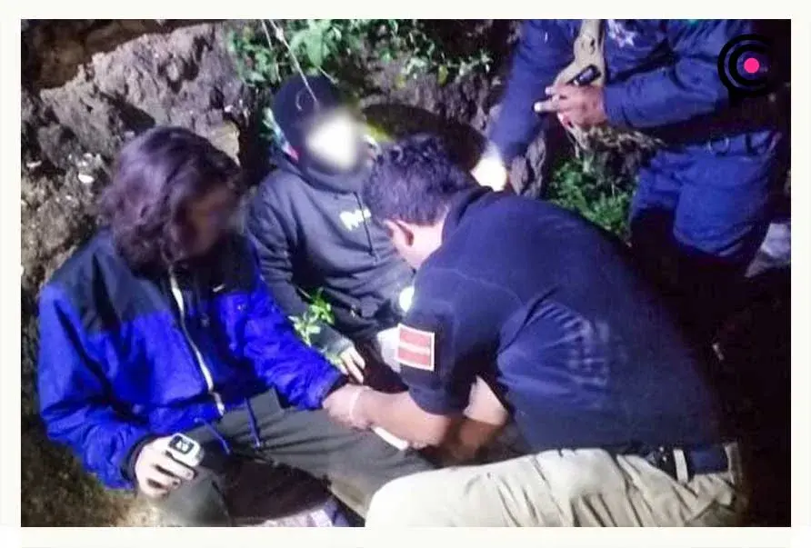 Rescatan a dos jóvenes atrapados en el río de Huehuetlán El Grande, Puebla