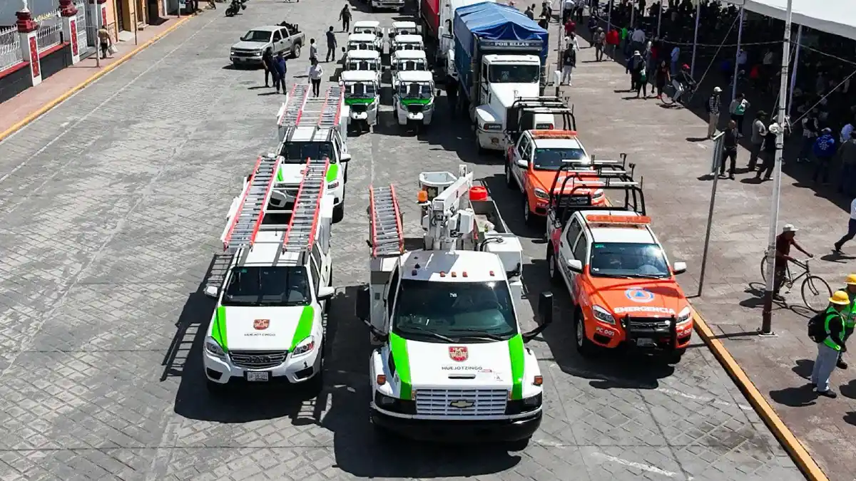 Alejandro Armenta y Roberto Solís entregan apoyos y dan banderazo a nuevas unidades vehiculares para fortalecer el desarrollo de Huejotzingo