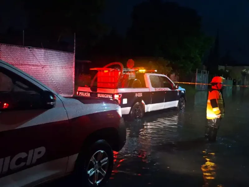Gobierno de Cuautlancingo realiza trabajos urgentes de desazolve ante las intensas lluvias de este sábado