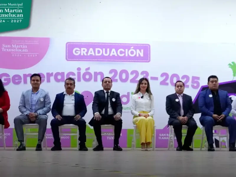 Presidenta del DIF Municipal, Karla González, encabeza ceremonia de graduación de los CAIC´S de Texmelucan