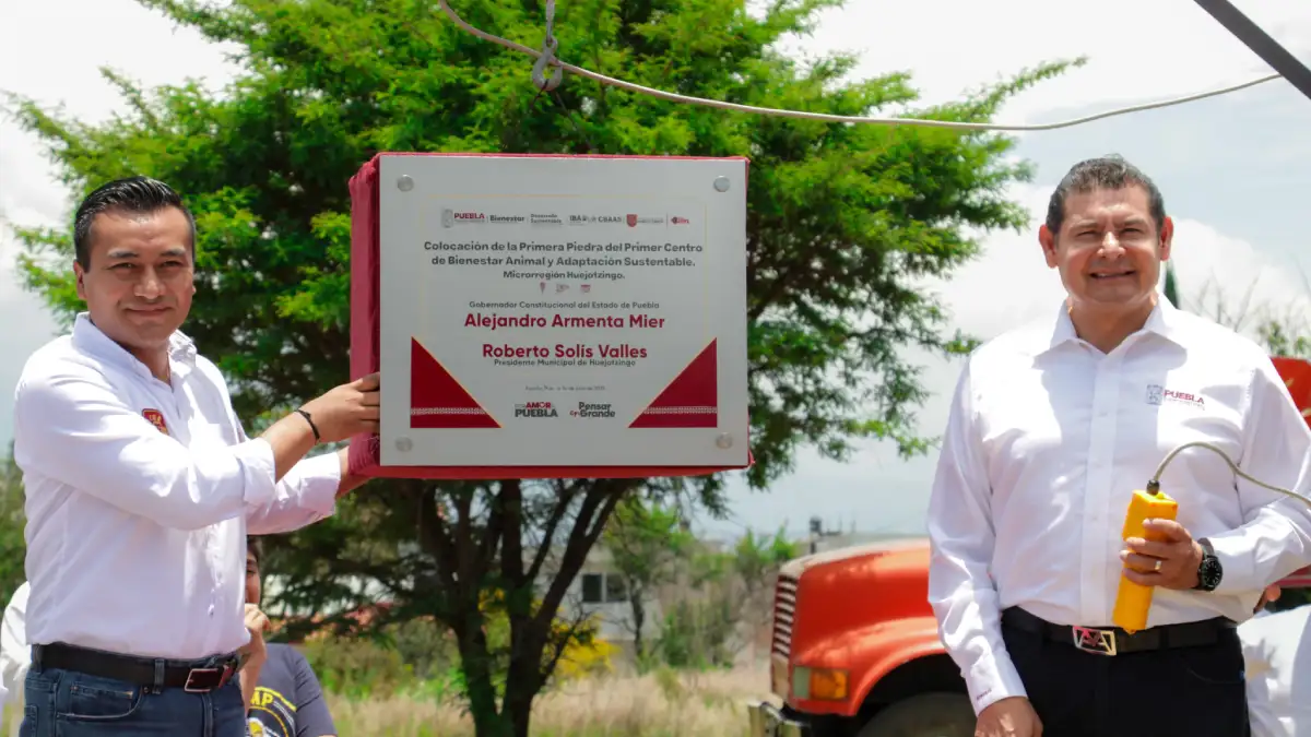 Alejandro Armenta y Roberto Solís colocan la primera piedra del Primer Centro Microregional de Bienestar Animal en Huejotzingo