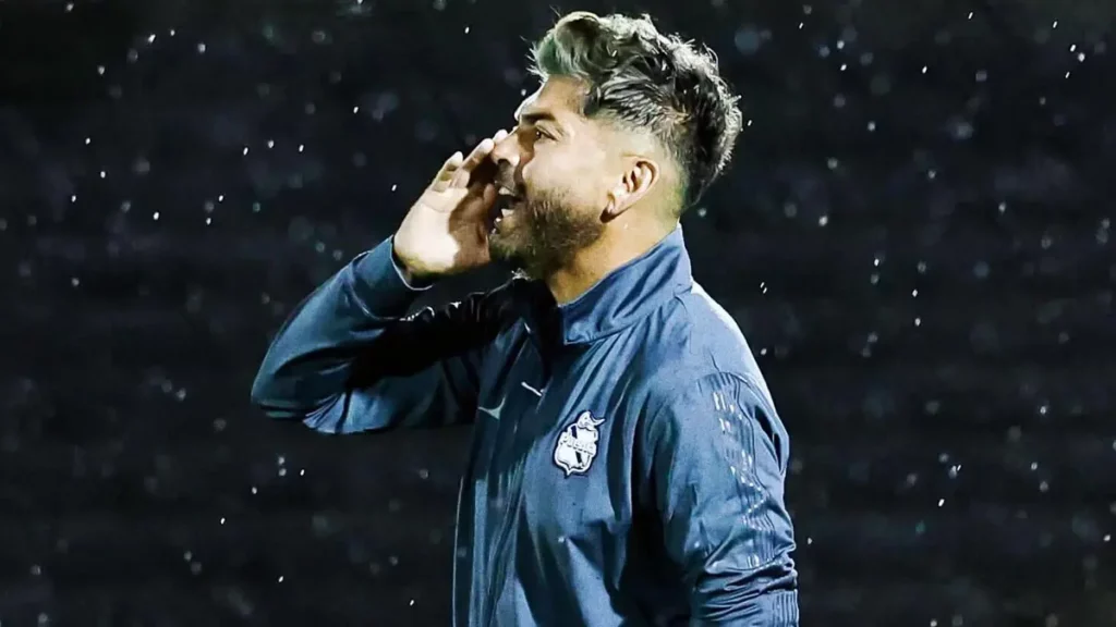 Carlos Adrián Morales asume responsabilidad tras derrota del Puebla Femenil ante FC Juárez