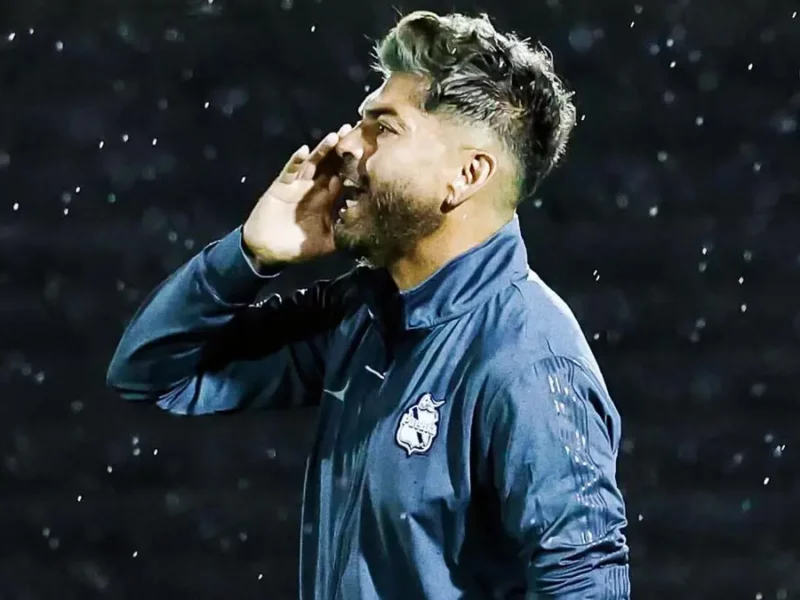 Carlos Adrián Morales asume responsabilidad tras derrota del Puebla Femenil ante FC Juárez