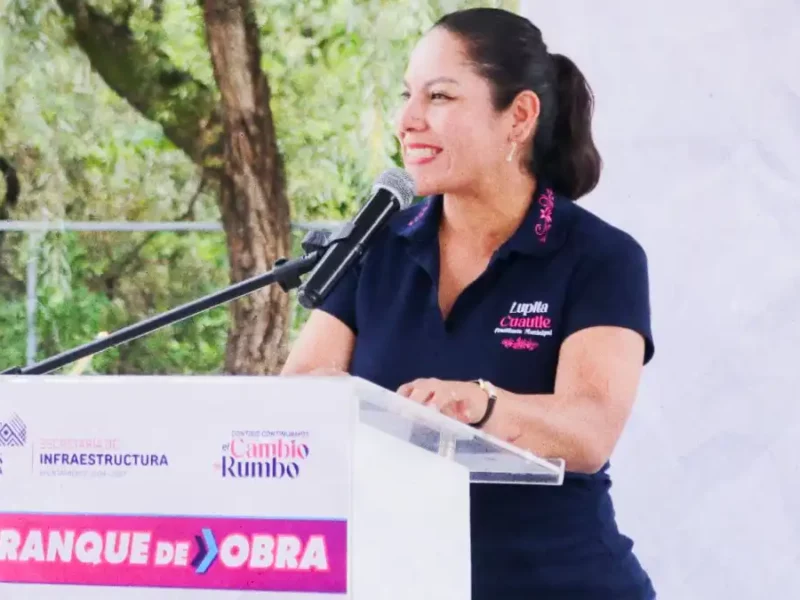 Comienza Lupita Cuautle obra de pavimentación ahora en colonia Concepción Guadalupe