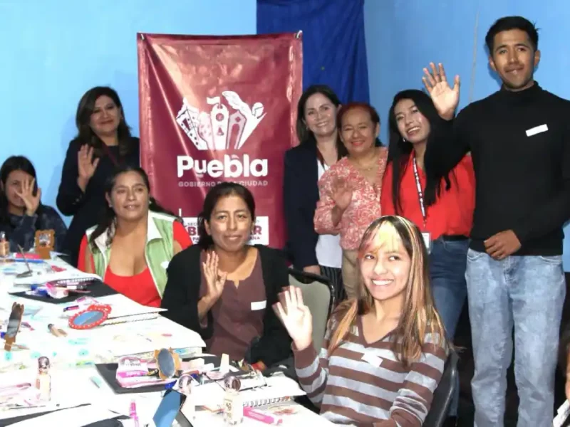 Promueve Gobierno de la Ciudad desarrollo de mujeres en Romero Vargas a través de cursos para el autoempleo