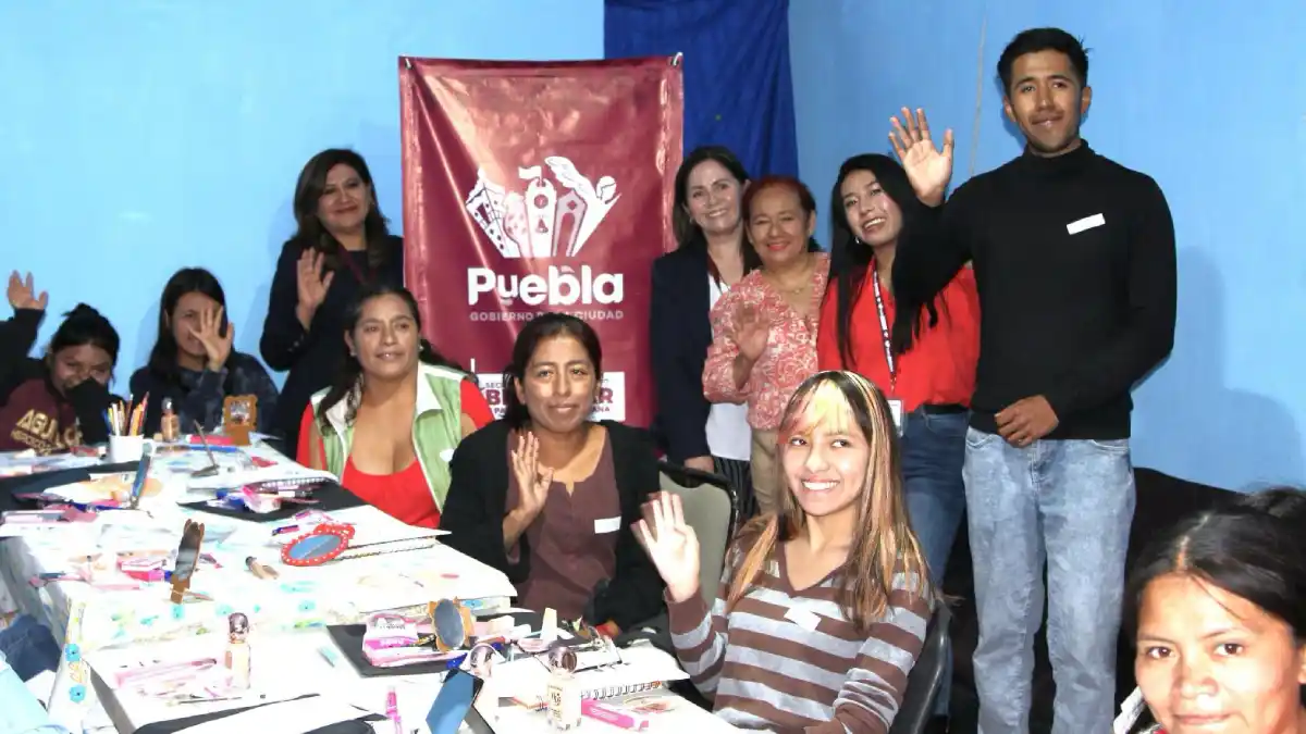 Promueve Gobierno de la Ciudad desarrollo de mujeres en Romero Vargas a través de cursos para el autoempleo