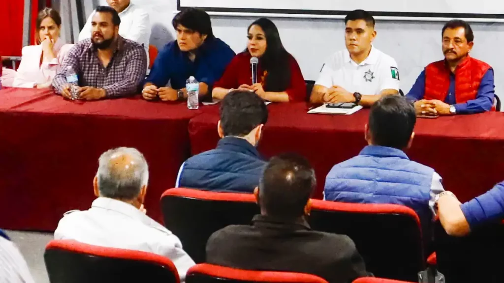 Certeza jurídica y gobernabilidad para el Mercado Cosme del Razo; compromiso de Tonantzin Fernández