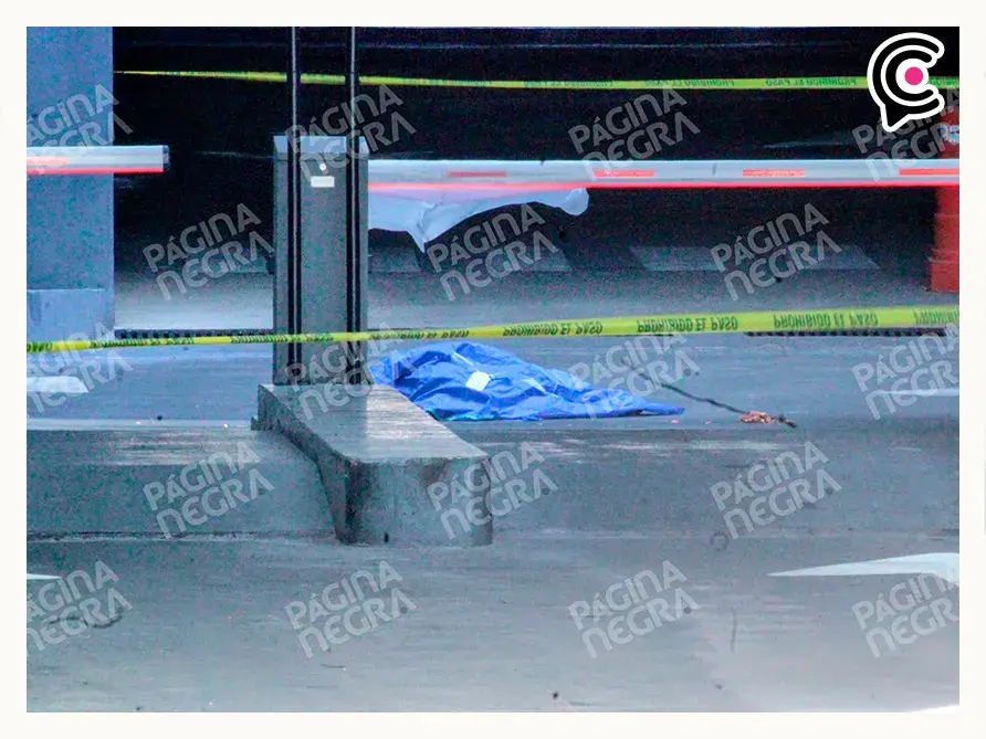 Joven murió al arrojarse desde Punta Alta hacia estacionamiento de Torre Platea, Puebla