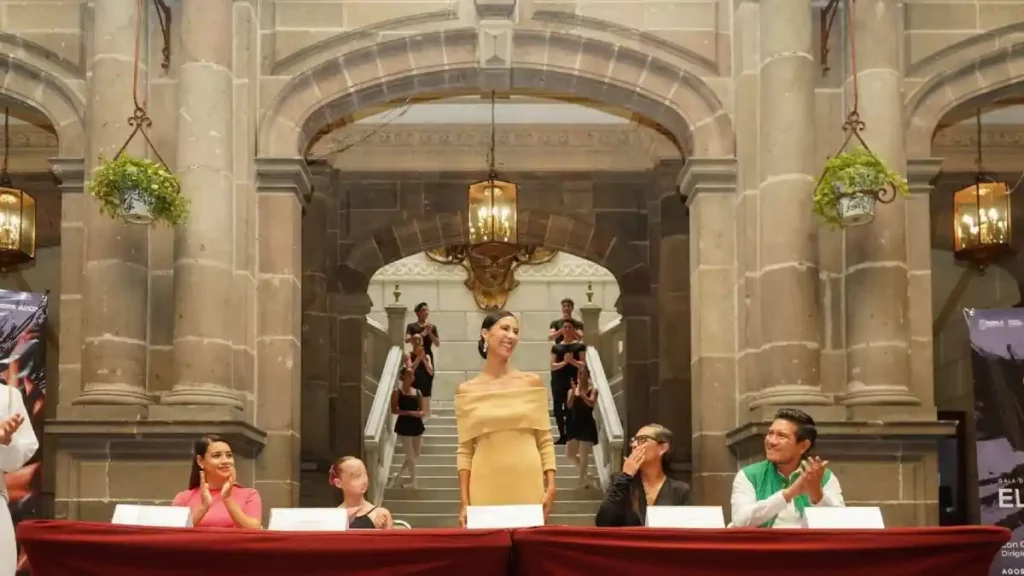 Invita Gobierno de la Ciudad a disfrutar de descuentos para la Gala de Estrellas Elisa y Amigos