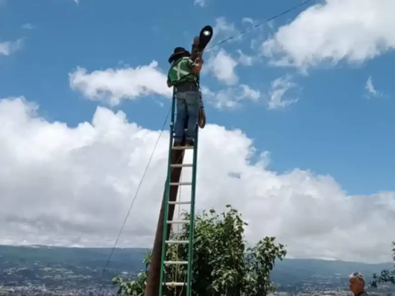 Zacatlán Iluminado: San Miguel, Xoxonacatla y Dos Cerritos tienen más luz