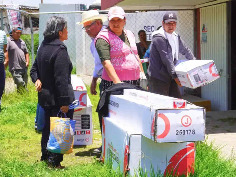 Gobierno de Texmelucan entrega 250 calentadores solares con una inversión superior al millón de pesos