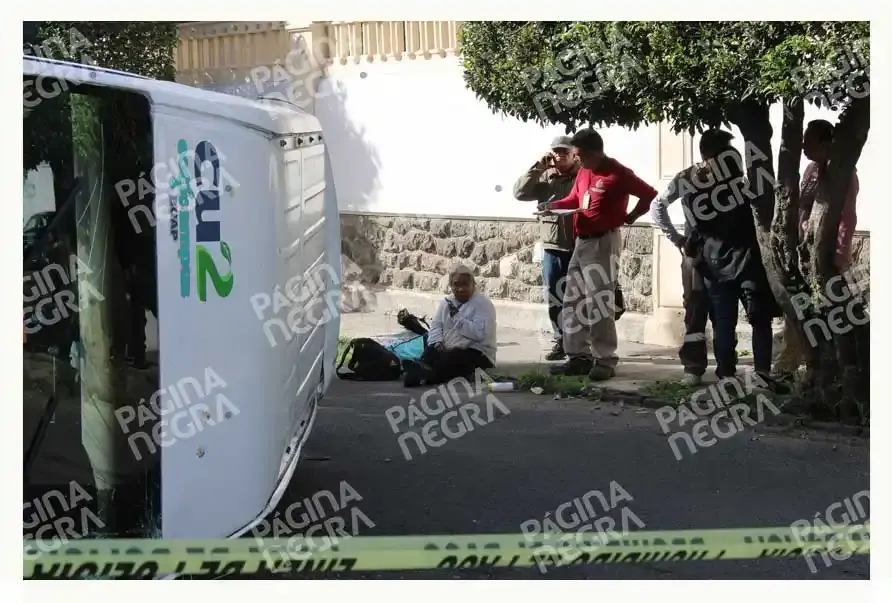 Choque entre Ruta S3 y camioneta deja cuatro lesionados en el Barrio de Santiago, Puebla